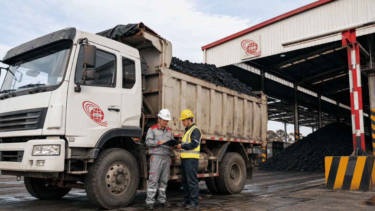 Xe tải giao than Indonesia số lượng lớn cho nhà máy